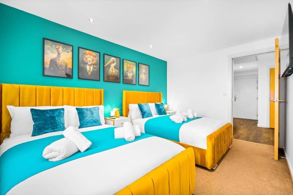 Floor Centre - Sleeps 7 - 4 Beds - With Balcony And Parking - Smart Tv's On Each Bedroom - 5 Mins From Bullring, Selfridges, Moor Street Station - By Zena