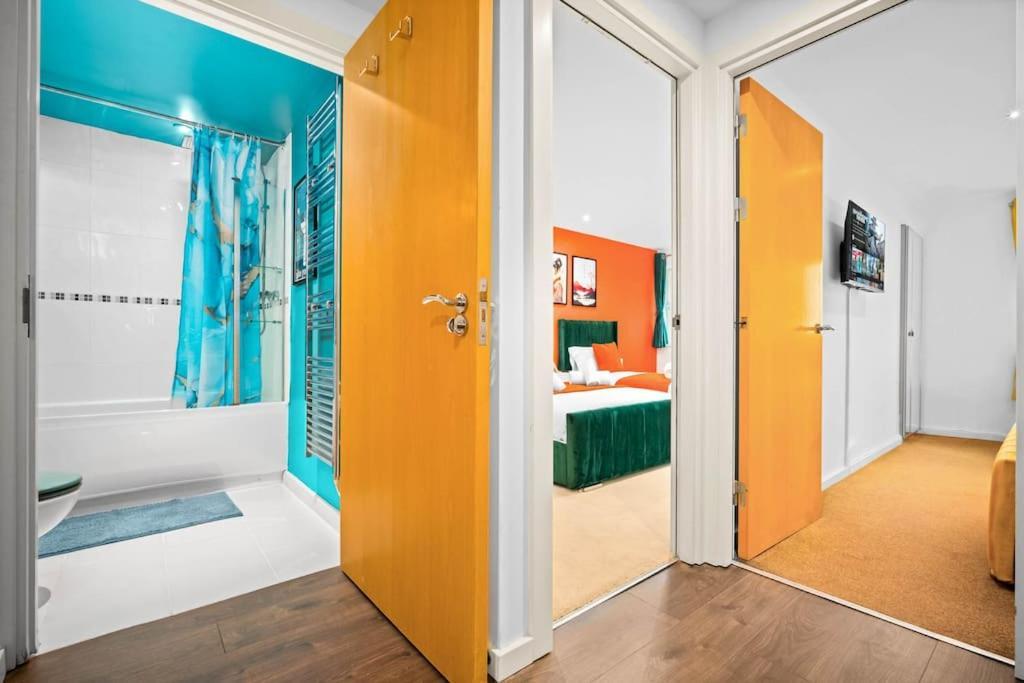 Floor Centre - Sleeps 7 - 4 Beds - With Balcony And Parking - Smart Tv's On Each Bedroom - 5 Mins From Bullring, Selfridges, Moor Street Station - By Zena *
