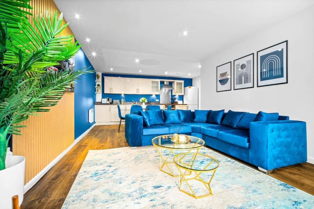 Appartement Floor Centre - Sleeps 7 - 4 Beds - With Balcony And Parking - Smart Tv's On Each Bedroom - 5 Mins From Bullring, Selfridges, Moor Street Station - By Zena *